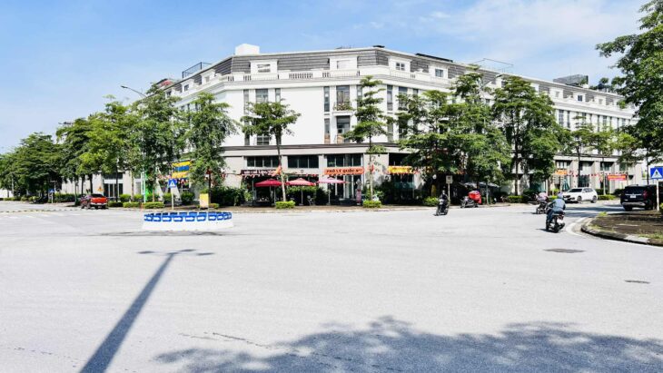 Liền kề Thạch Bàn, 128m x 4 tầng, mặt tiền 5.2m, an ninh tuyệt đối, công viên cây xanh, giao thông