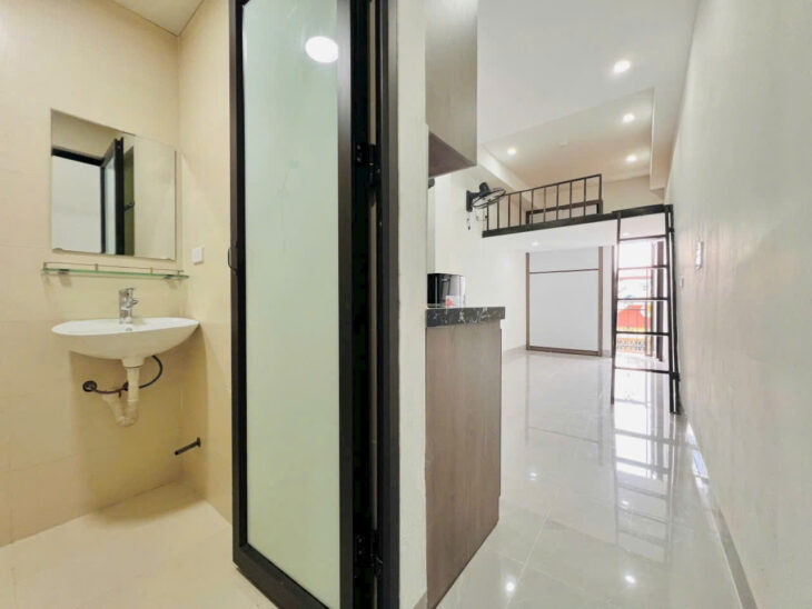 Bán toà căn hộ dịch vụ phố Khương Đình 90m 24 phòng khép kín thẳng tắp 15m ô tô tránh