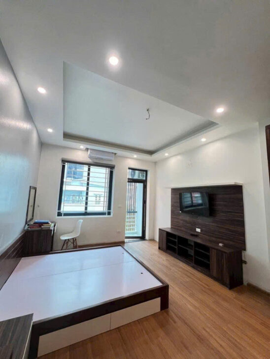 Bán nhà mặt chợ Phương Mai – Ngõ Ô tô kinh doanh sầm uất – Thông các ngả – 5 tầng Ô chờ thang máy