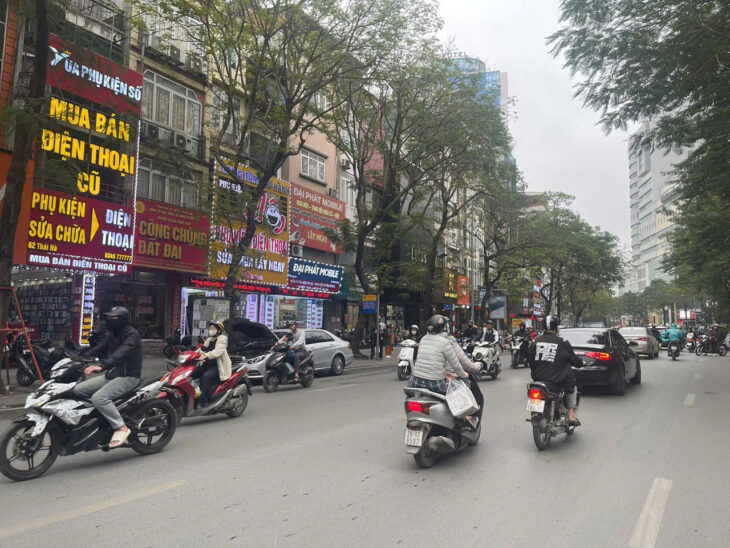 Tôi cần bán nhà mặt ngõ Thái Hà – Vị trí đoạn kinh doanh sầm uất nhất phố, vỉa hè rộng