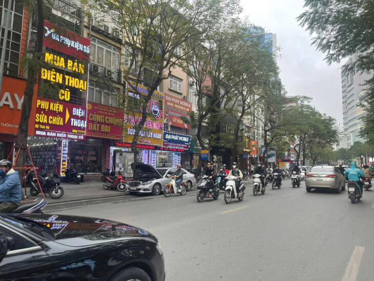 Tôi cần bán nhà mặt ngõ Thái Hà – Vị trí đoạn kinh doanh sầm uất nhất phố, vỉa hè rộng