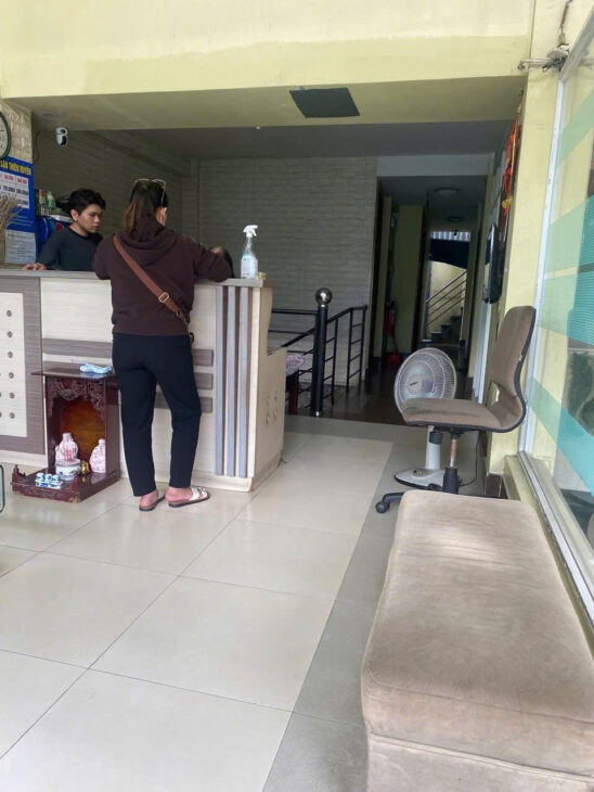 Chủ gấp bán giảm chào 1tỷ3 giá chào mới 13 tỷ. ???? BÁN KHÁCH SẠN 7 TẦNG – 26 PHÒNG – ĐANG KINH