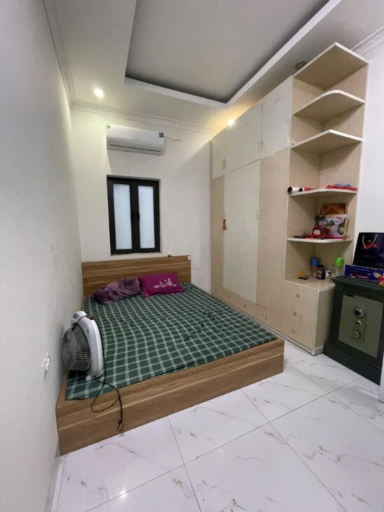 Bán nhà Tây Tựu, Bắc Từ Liêm, 2,35 tỷ, 96m2, 3PN khách bếp view đẹp, cho thuê 12tr/th
