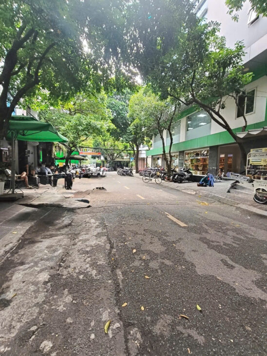Mặt tiền đường Phan Bá Phiến khu K300 tân Bình.