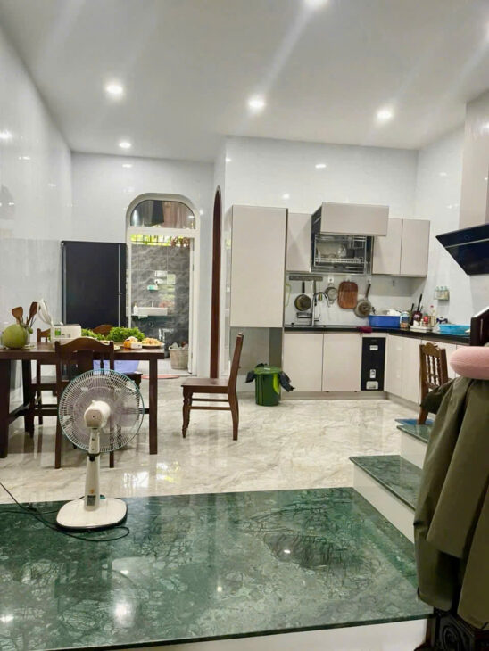 Bán gấp nhà đẹp Hòa Xuân đối diện công viên xanh mát