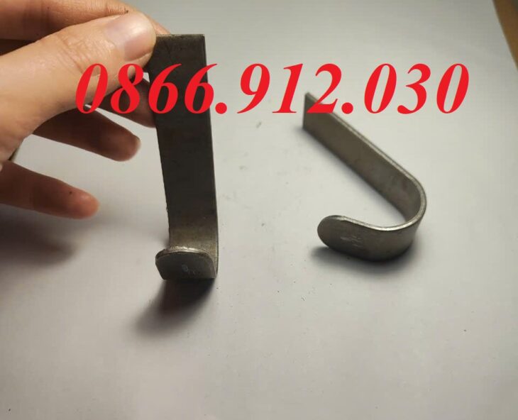 Tại sao nên sử dụng móc treo cặp học sinh trong thiết kế bàn học sinh