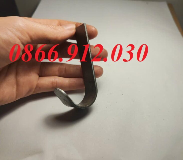 Tại sao nên sử dụng móc treo cặp học sinh trong thiết kế bàn học sinh