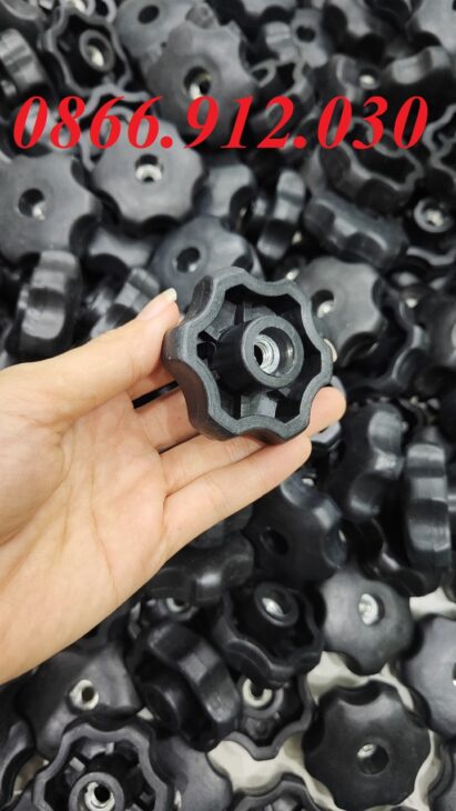 Ứng dụng đa dạng của núm vặn ren trong M8 trong đời sống và công nghiệp