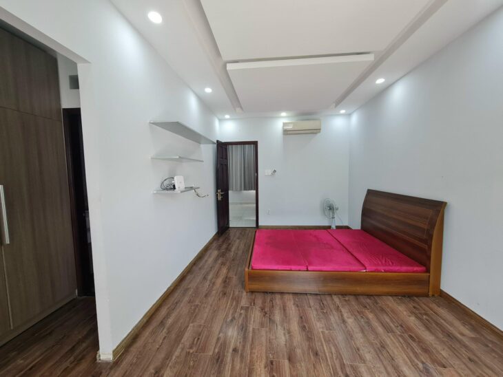 Cho thuê nhà Mega Village Khang Điền, DT 75m2, 3 tầng, 3 phòng ngủ, nội thất đầy đủ