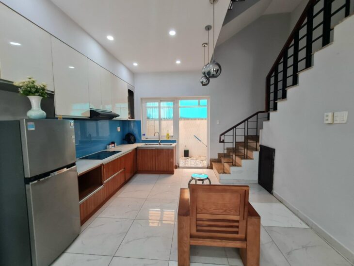 Cho thuê nhà Mega Village Khang Điền, DT 75m2, 3 tầng, 3 phòng ngủ, nội thất đầy đủ