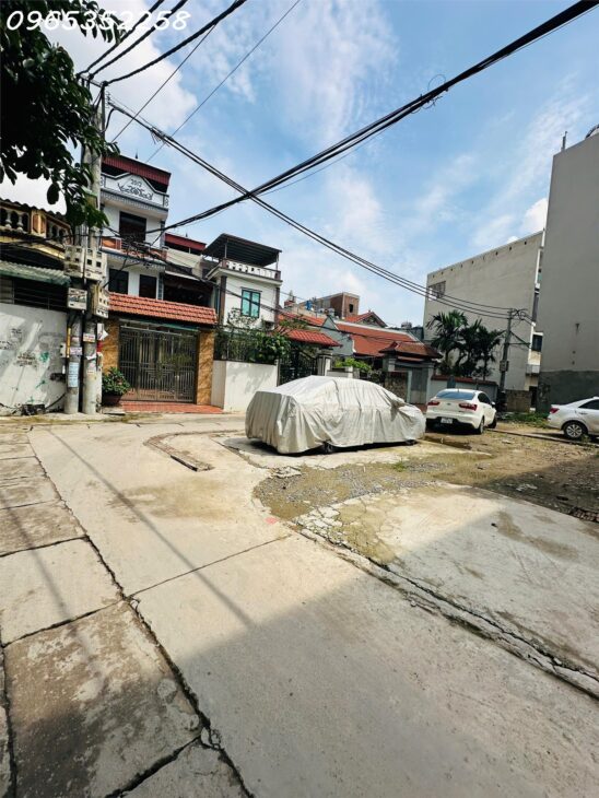 Tôi Chủ B.án Miếng Đất Đường Hai Ô tô Tránh Gần Phố – Thanh Trì – Diện Tích 57.6m – Mặt Tiền Rộng
