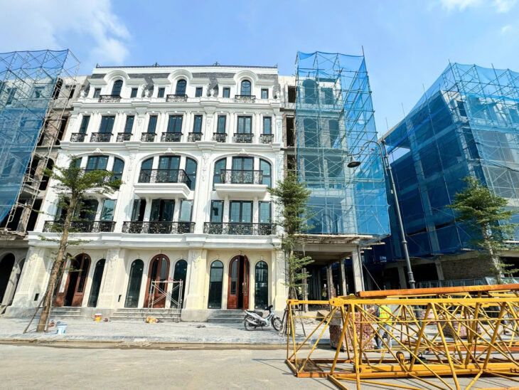 NOBEL PALACE – BÁN NHÀ MẶT ĐƯỜNG HOÀNG QUỐC VIỆT KÉO DÀI GIÁ 10.8 TỶ