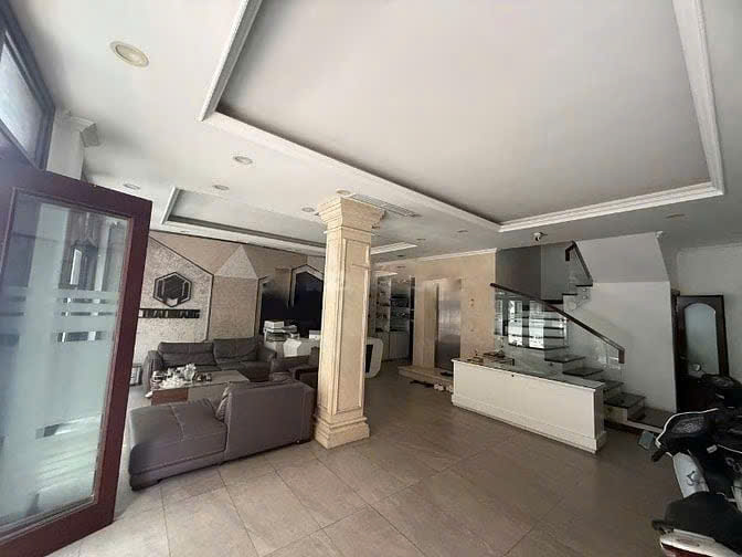 Cho thuê nhà phố Gia Ngư 40m² x 4 tầng, vị trí hiếm giữa lòng phố cổ kinh doanh nhà hàng spa