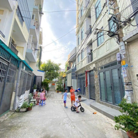 Bán nhà ở đường Quang Trung P11 đối diện chợ Hạnh Thông Tây DT 5* 17m, 2 lầu, giá chỉ 7,7 tỷ