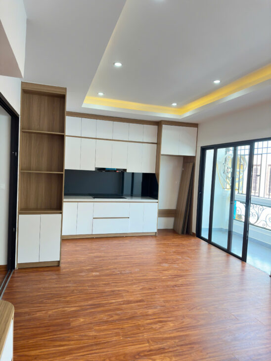 Bán nhà phố Hoàng Văn Thái, ô tô tránh, ô tô đỗ của ngày đêm, mặt tiền 6,5m KD sầm uất giá nhỉnh 15