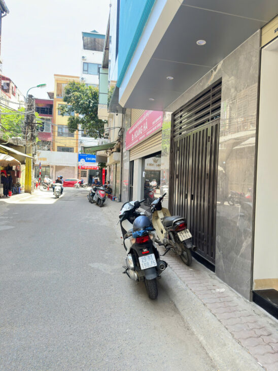 Bán nhà phố Hoàng Văn Thái, ô tô tránh, ô tô đỗ của ngày đêm, mặt tiền 6,5m KD sầm uất giá nhỉnh 15