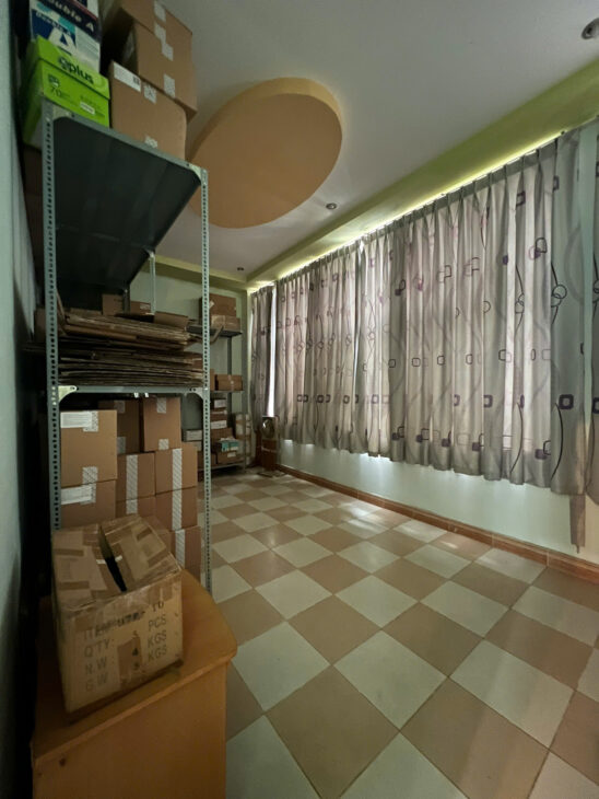 Bán gấp giá tốt! Nhà HXH Nguyễn Cảnh Chân Q1, DT: 98m², Sổ riêng, Xây CHDV hoặc ở ngay, Giá 19,5 tỷ