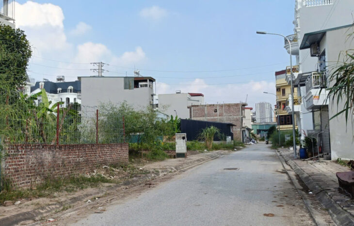 Đất DV 5.5 Trạm Trôi 99.7m2- MT5.5, vỉa hè KD, ô tô tránh, giá 13.4 tỷ