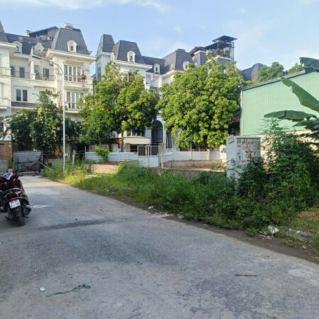 Đất DV 5.5 Trạm Trôi 99.7m2- MT5.5, vỉa hè KD, ô tô tránh, giá 13.4 tỷ