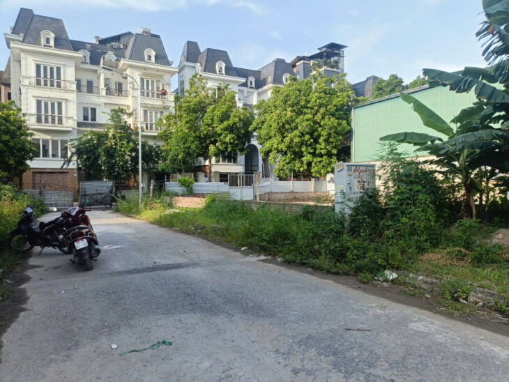 Đất DV 5.5 Trạm Trôi 99.7m2- MT5.5, vỉa hè KD, ô tô tránh, giá 13.4 tỷ