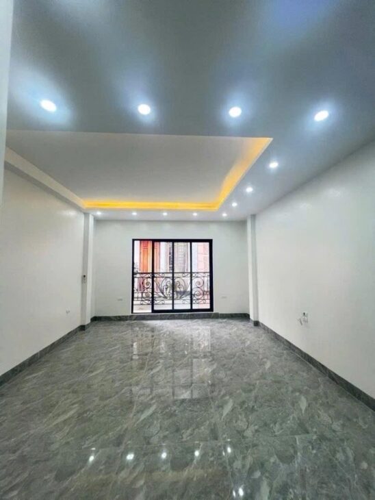 HOÀNG QUỐC VIỆT 30M x6 TẦNG,THANG MÁY 19,8 TỶ,PHÂN LÔ,Ô TÔ QUA NHÀ,NGÕ THÔNG,KINH DOANH,GẦN PHỐ