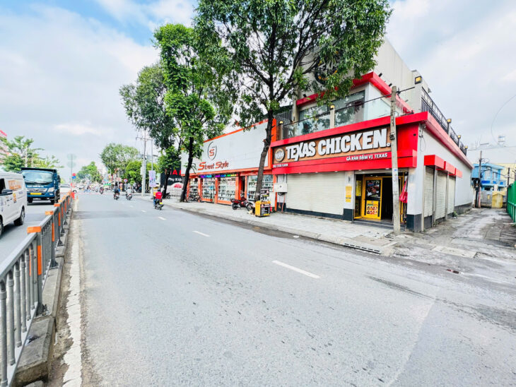 Cần bán gấp 1 căn mini House 5 Tầng trên đường Quang Trung, đối diện Coopmart, Gía chỉ 4 tỷ 950.