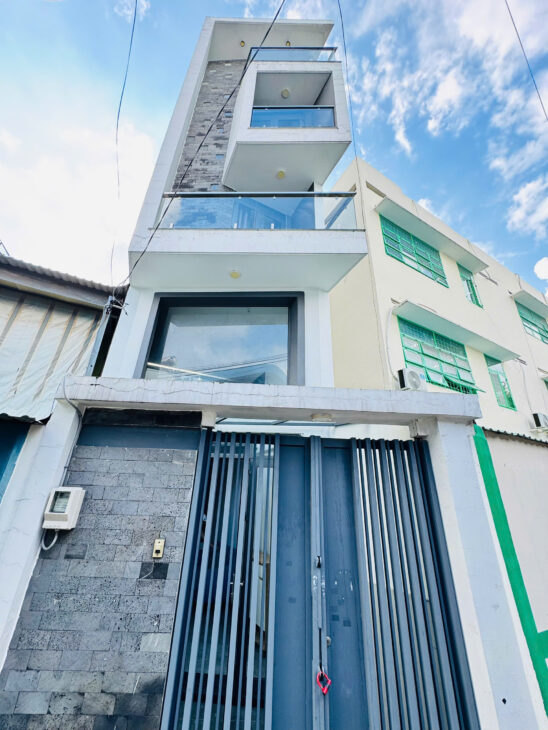 Cần bán gấp 1 căn mini House 5 Tầng trên đường Quang Trung, đối diện Coopmart, Gía chỉ 4 tỷ 950.