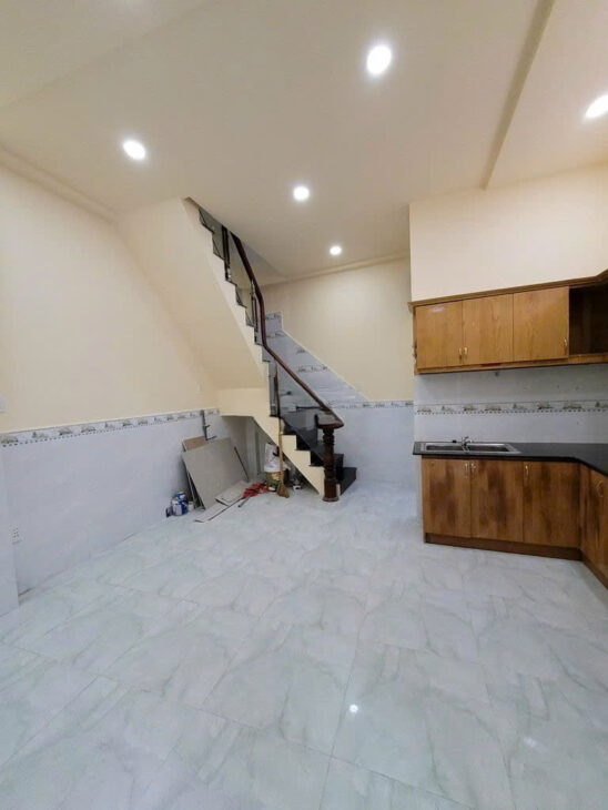 CHO THUÊ NHÀ NGUYÊN CĂN-QUẬN 10-CAO THẮNG-4PN-NGANG 4M-CHỈ 14TR