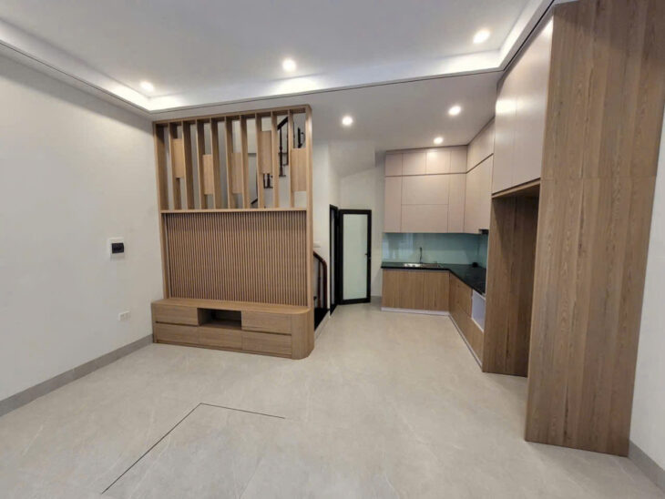 Bán nhà liền kề Thanh Am – Việt Hưng 33m² xây mới 5 tầng, lô góc, giá chỉ 5,3 tỷ