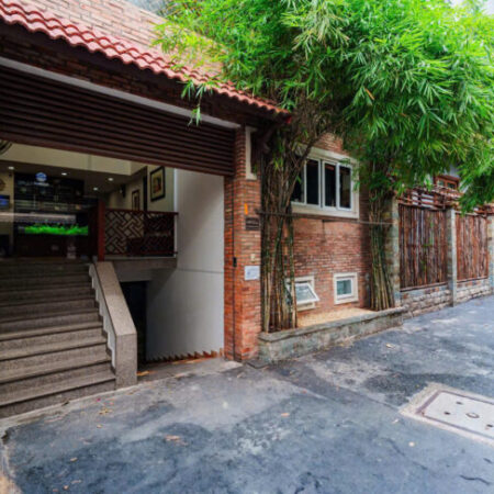 Bán toà CHDV Phú Nhuận: Hầm + 7 tầng, thang máy, 14PN full nội thất, dòng tiền 120tr, giá 32 tỷ TL