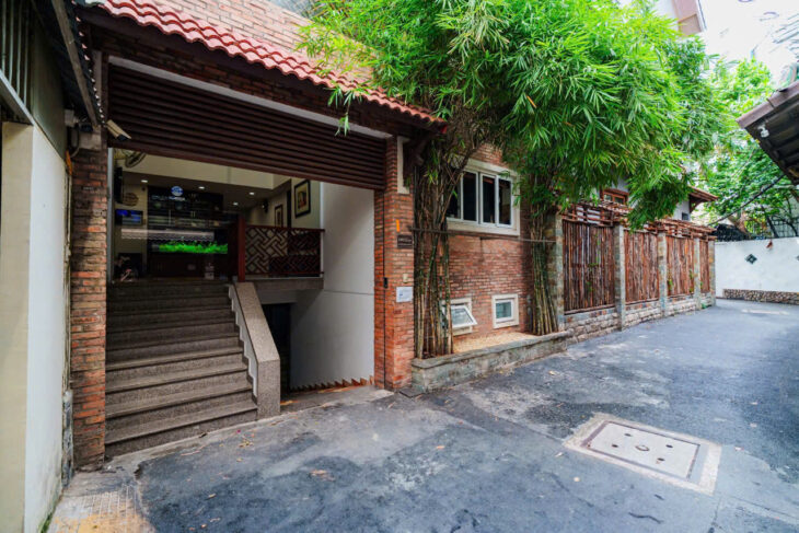 Bán toà CHDV Phú Nhuận: Hầm + 7 tầng, thang máy, 14PN full nội thất, dòng tiền 120tr, giá 32 tỷ TL