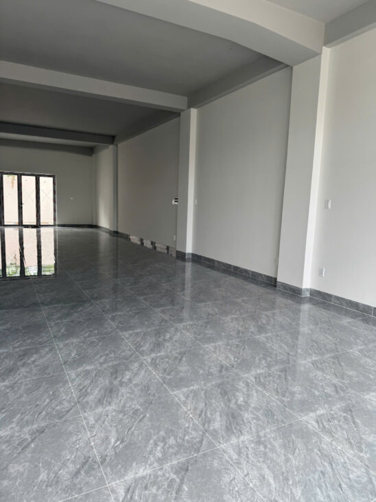 Nhà mặt tiền Phạm Văn Đồng, ngay Gigamall. DT 7.4×29 nhà 1 trệt 2 lầu mới xây