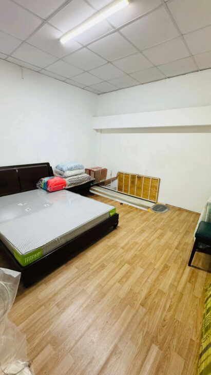 12 Tỷ: bán nhà 3 mặt tiền Phan Đình Phùng Phú Nhuận- ngang hơn 4m- kinh doanh đỉnh. VŨ 0933910039