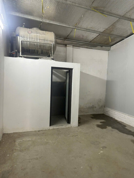 bán nhà xưởng, trước nhà 2 oto tránh nhau, xe to đỗ trong nhà tránh xe máy, nhà mặt tiền rộng, sổ