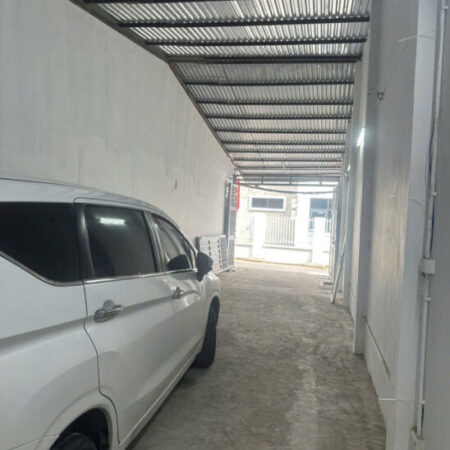 bán nhà xưởng, trước nhà 2 oto tránh nhau, xe to đỗ trong nhà tránh xe máy, nhà mặt tiền rộng, sổ