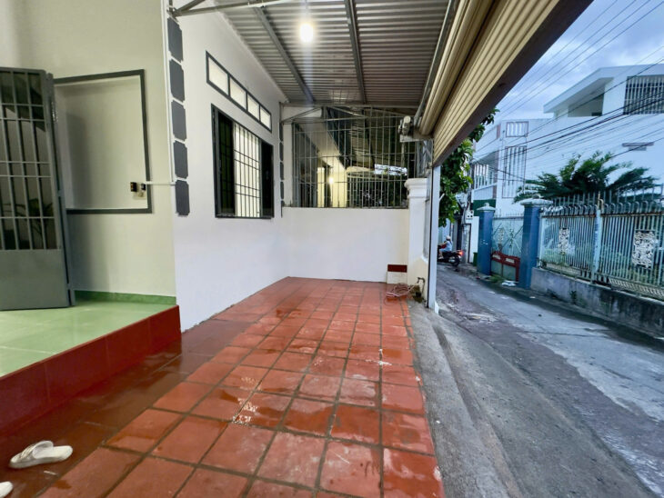 BÁN NHÀ GẦN BIỂN NGANG 7m ĐƯỜNG OTO QUAY ĐẦU TẠI BẮC NHA TRANG9+