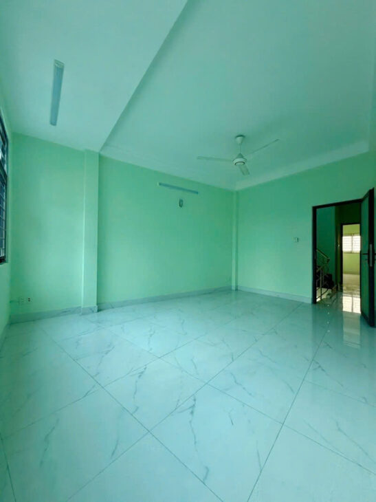 7.2 TỶ, MẶT TIỀN TRUNG TÂM P3 GÒ VẤP, NGAY BV 175, 3 TẦNG, 80m2, NGANG GẦN 6.5m