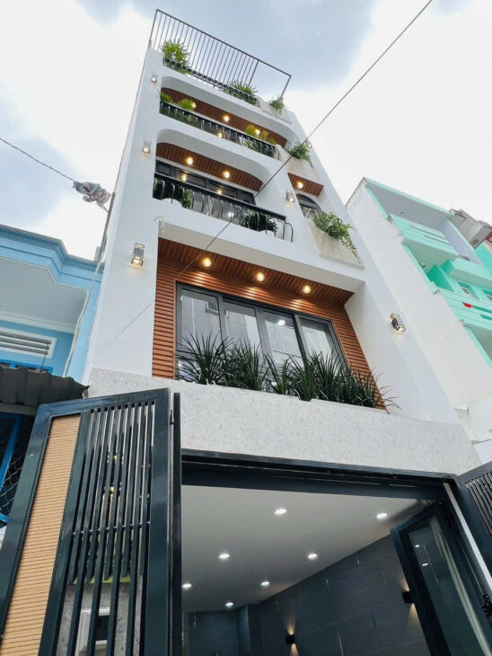 Bán nhà 2 tầng hẻm xe hơi ở đường Quang Trung P8, Q.GV DT: 4 x20m, giá chỉ 6.9 tỷ, ở ngay