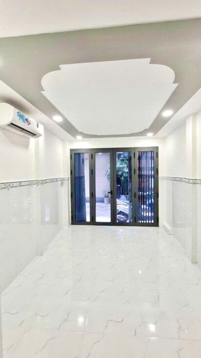 NHÀ MỚI XE HƠI TỚI CỬA- SÁT MẶT TIỀN CMT8 Q10- 2 TÀNG DÒNG TIỀN 12 tr/th. Sang 0777.826.387