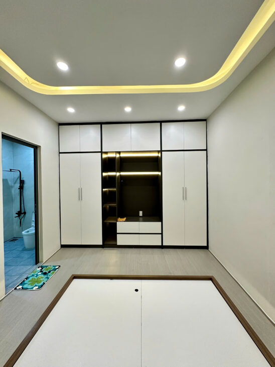 BÁN NHÀ MÊ ĐÚC 3 TẦNG HẺM 2m5-3m THÁP BÀ, NHA TRANG.