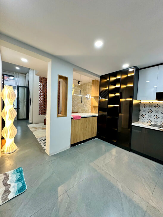 BÁN NHÀ MÊ ĐÚC 3 TẦNG HẺM 2m5-3m THÁP BÀ, NHA TRANG.