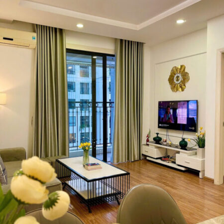 Chính chủ bán căn 2PN diện tích 76m2 ban công nam view thoáng đẹp nhà mới như ảnh giá bán 9 tỷ tai