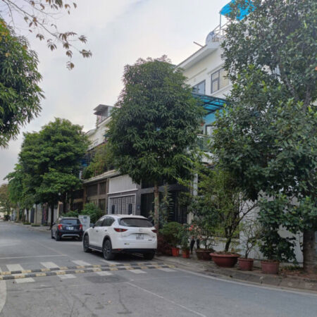 FORESA Xuân Phương 96.2m2 – 4T, NT đẹp ở VIP, V.hè, ô tô tránh, giá 21.85 tỷ FORESA Xuân Phương 96.2m2 – 4T, NT đẹp ở VIP, V.hè, ô tô tránh, giá 21.85 tỷ