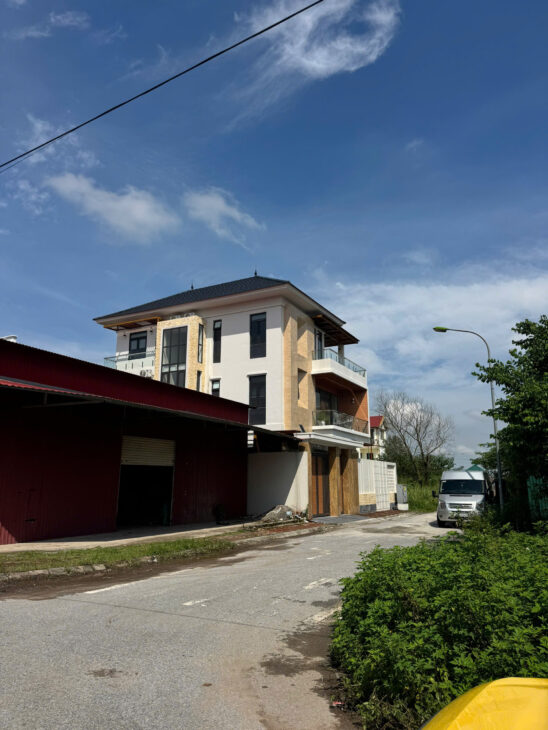 Bán HOTEL 15 PHÒNG tại Đường 32, Xã Ngọc Tảo, Phúc Thọ, Hà Nội, giá siêu hời 9 tỷ,112m2