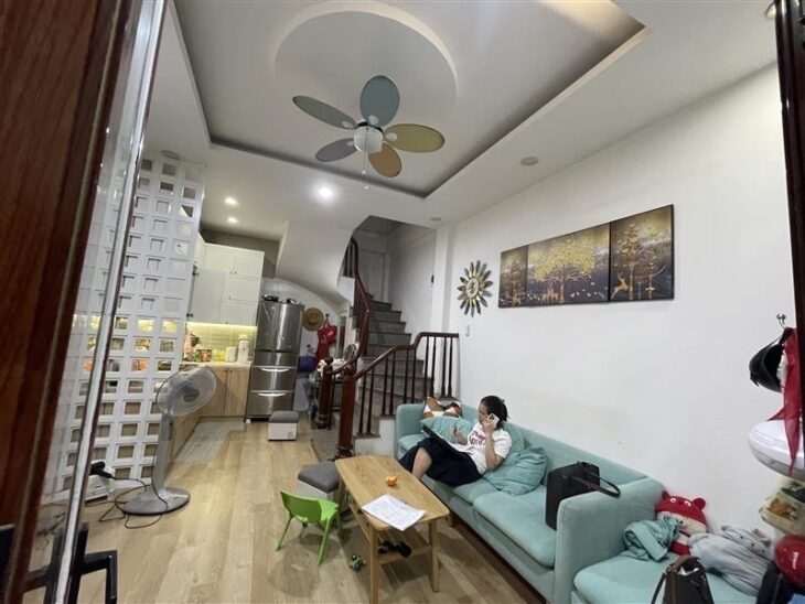 TRẦN CUNG DT 37M-7,4 TỶ NGÕ BA GÁC,1 NGOẶT VÀO NHÀ,DÂN XÂY CHẮC CHẮN
