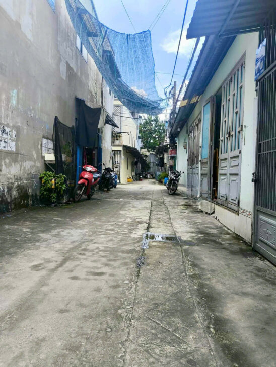 BÁN NHÀ 4 X 18M – SHR THỚI TAM THÔN, HÓC MÔN HẺM XE HƠI GẦN QUẬN 12