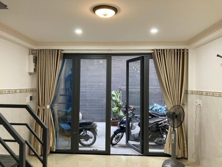 Cho thuê nhà xinh xắn 2 tầng Cao Thắng, Q3: 20m2, 2PN, giá chỉ 12tr/tháng, gọi ngay 0938772167!