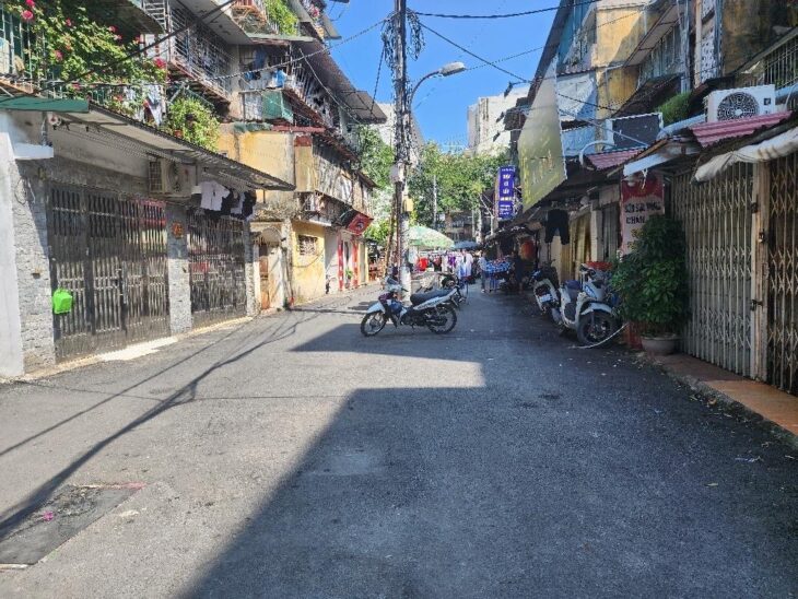 TT NGHĨA TÂN TẦNG 1-DT 70M-5,8 TỶ Ô TÔ TRÁNH,KINH DOANH SIÊU ĐỈNH ,CHO THUÊ 17TR/THÁNG