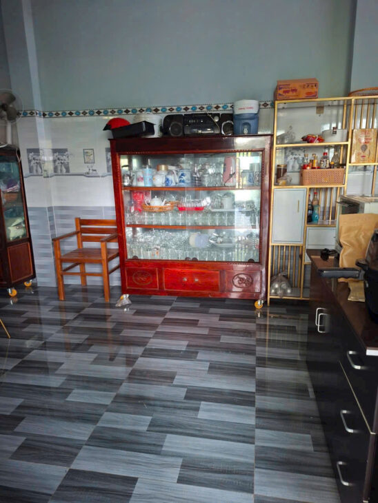 BÁN NHÀ ĐẤT 557M² FULL THỔ – MẶT TIỀN ĐƯỜNG NHỰA