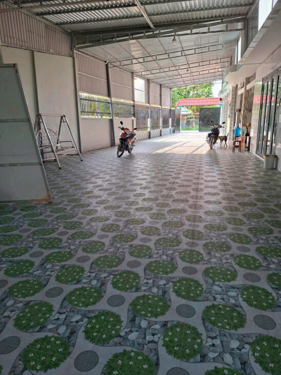 BÁN NHÀ ĐẤT 557M² FULL THỔ – MẶT TIỀN ĐƯỜNG NHỰA